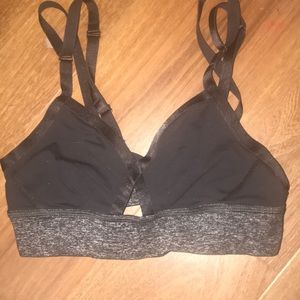 Lululemon “ If yr lucky “ key hole bra
